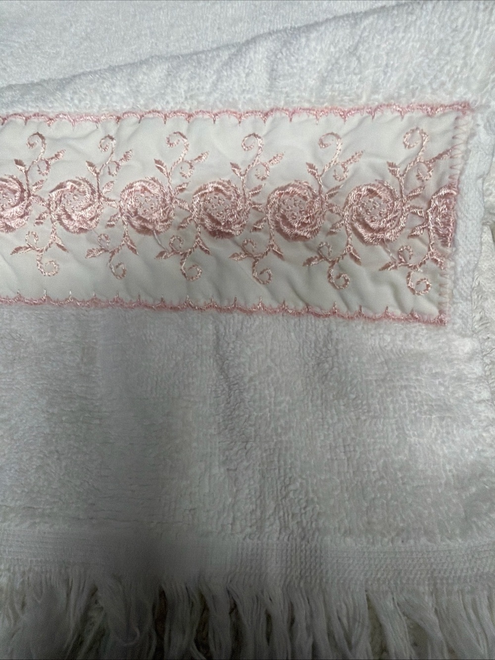 Vtg Wamsutta Heritage White Towel with Pink Embroidered Rose Border